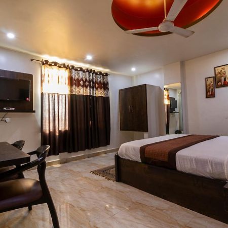 Hotel The Amour Dx Near Igi Airport Delhi New Delhi Bagian luar foto