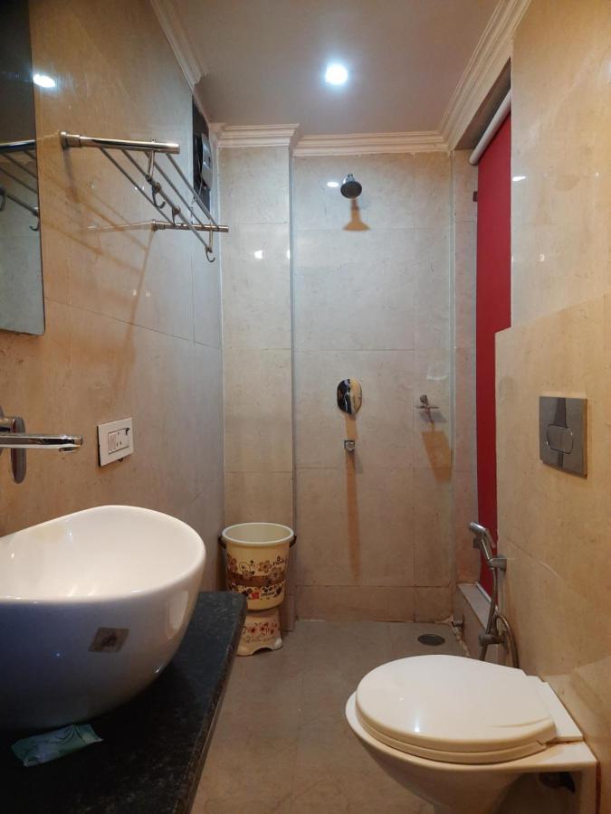 Hotel The Amour Dx Near Igi Airport Delhi New Delhi Bagian luar foto