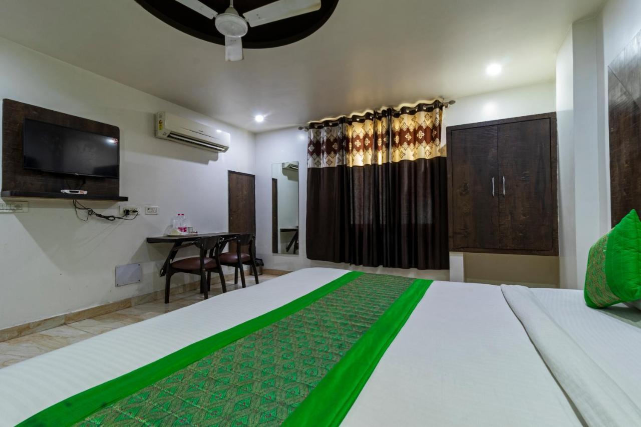 Hotel The Amour Dx Near Igi Airport Delhi New Delhi Bagian luar foto
