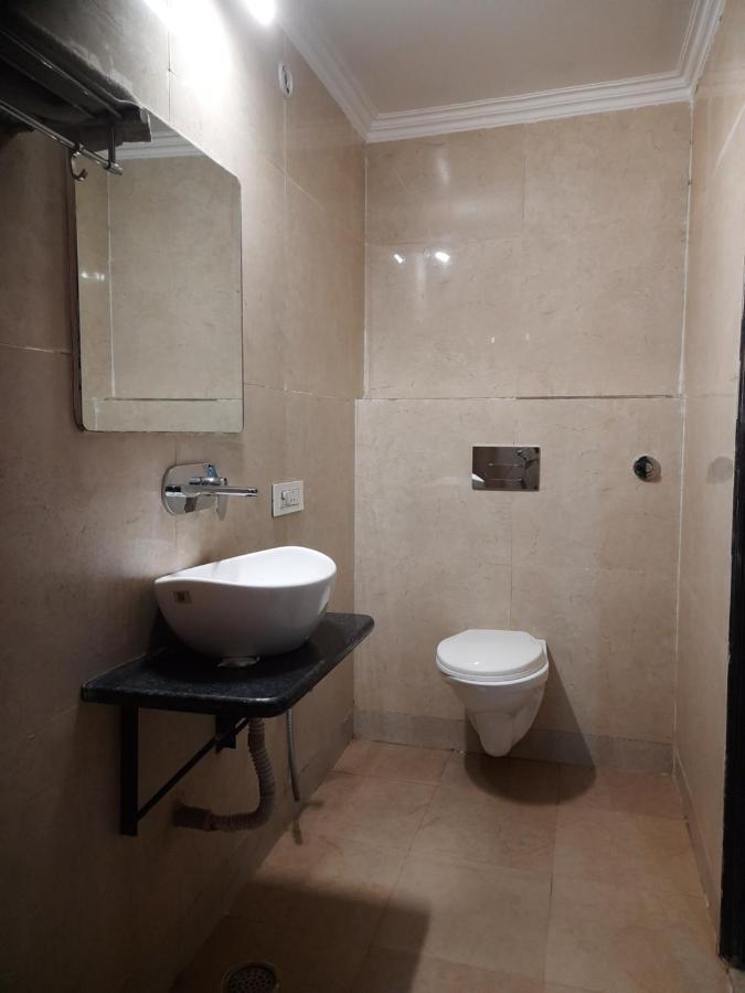 Hotel The Amour Dx Near Igi Airport Delhi New Delhi Bagian luar foto
