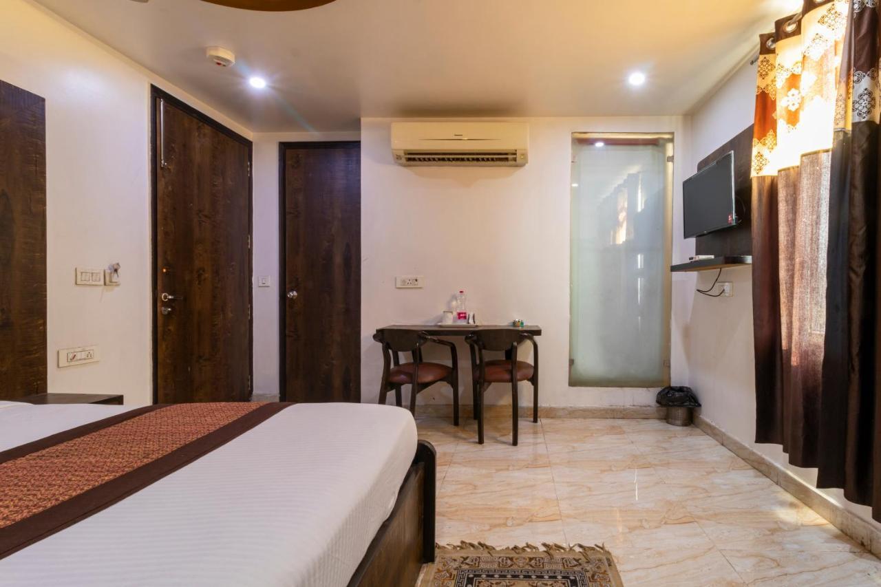 Hotel The Amour Dx Near Igi Airport Delhi New Delhi Bagian luar foto